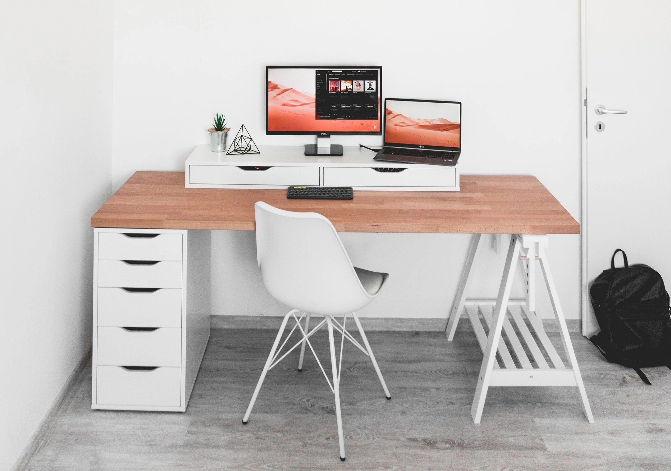 Lovely IKEA desk setup