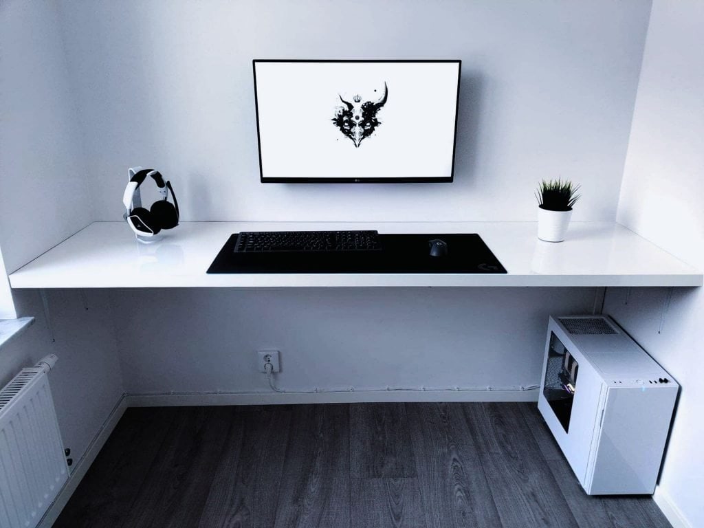 A minimalistic setup with no cables in sight.