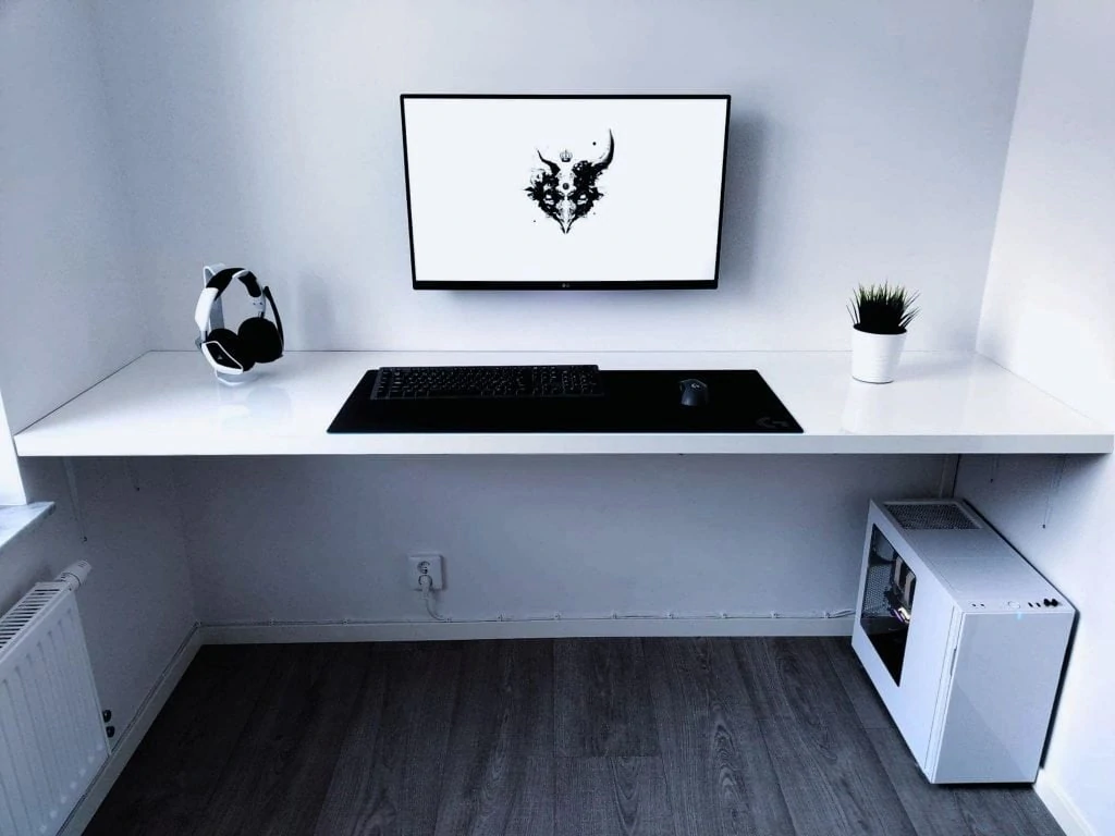 A minimalistic setup with no cables in sight.
