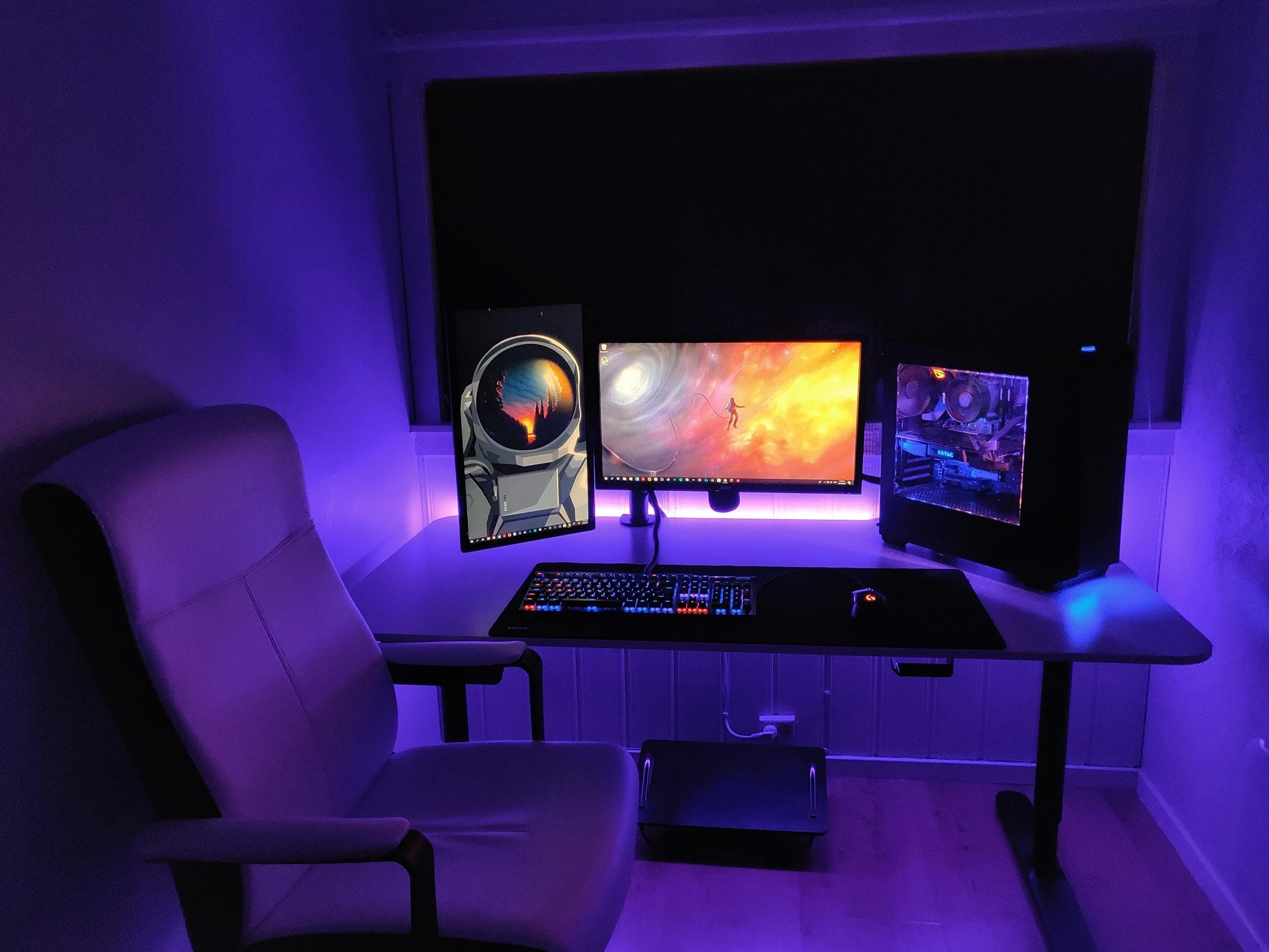 Vertical and horizontal dual monitor setup