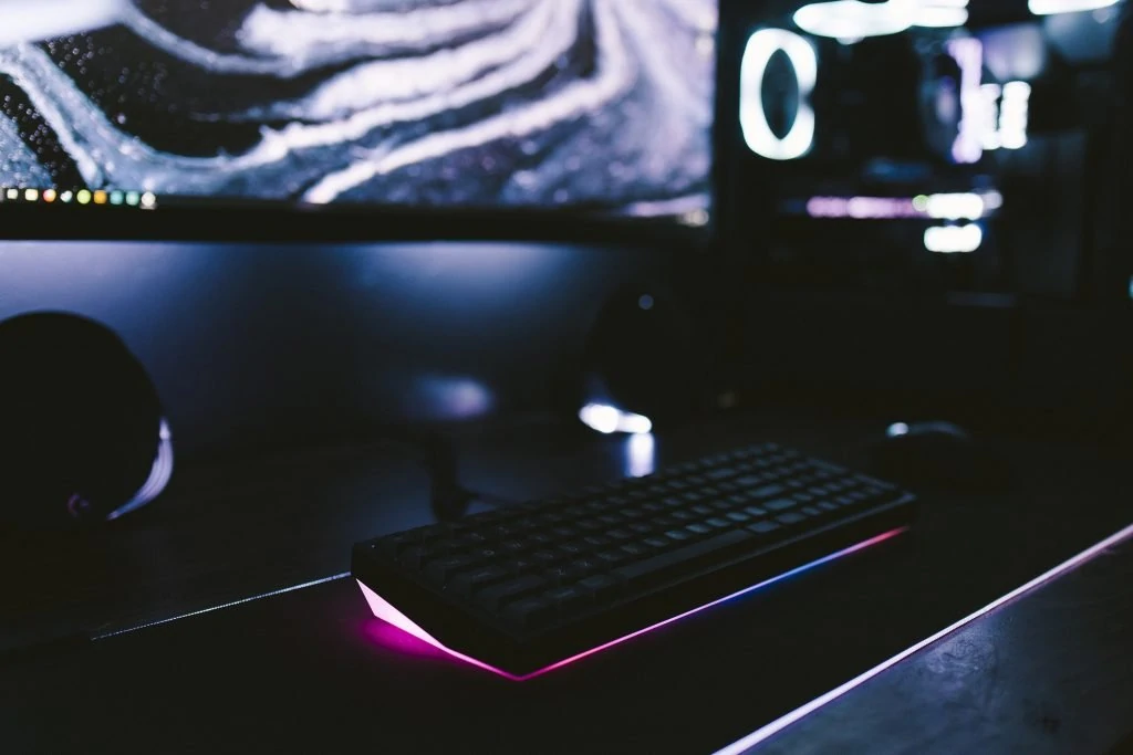 Gaming setup with a lovely mechanical keyboard.