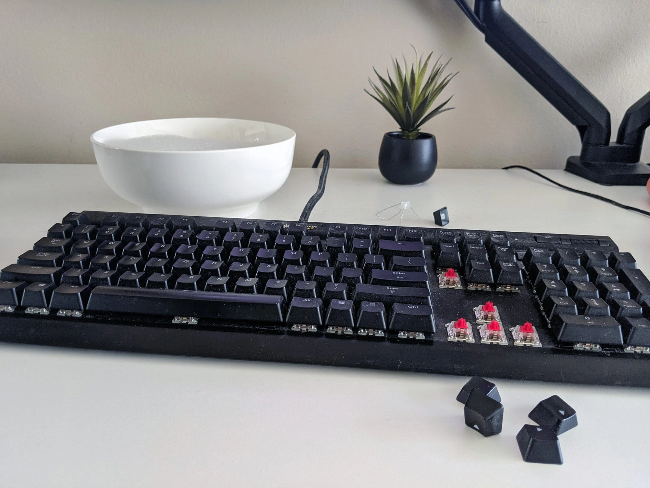 how to clean a mechanical keyboard