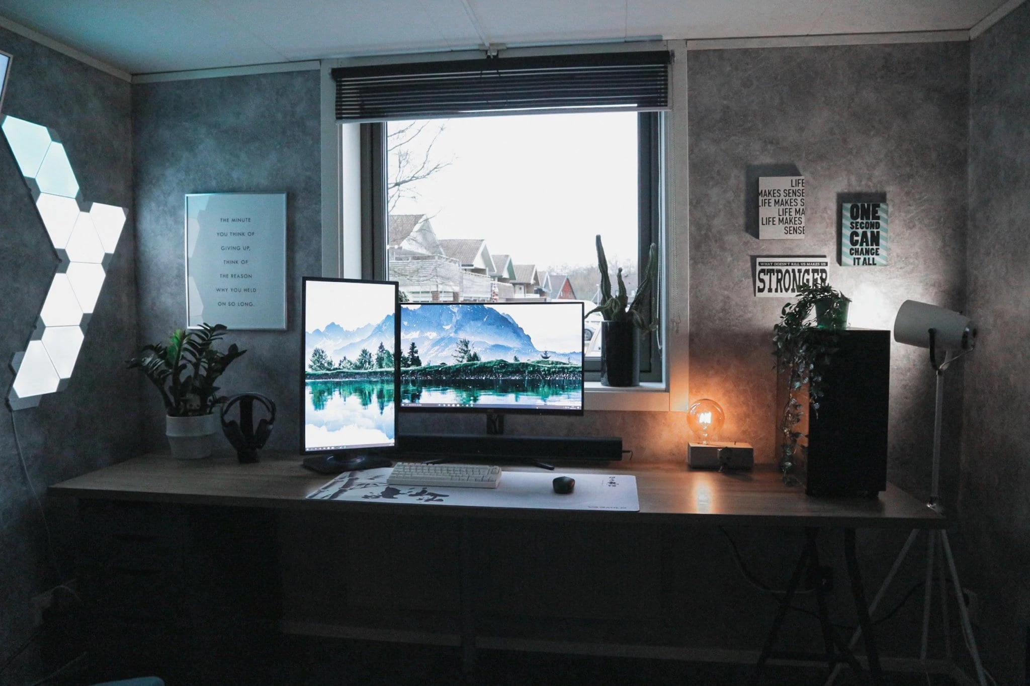 TheAvalanched Desk Setup