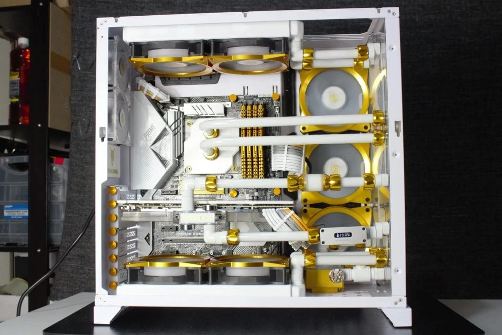 Example water cooling build in the O11 Dynamic