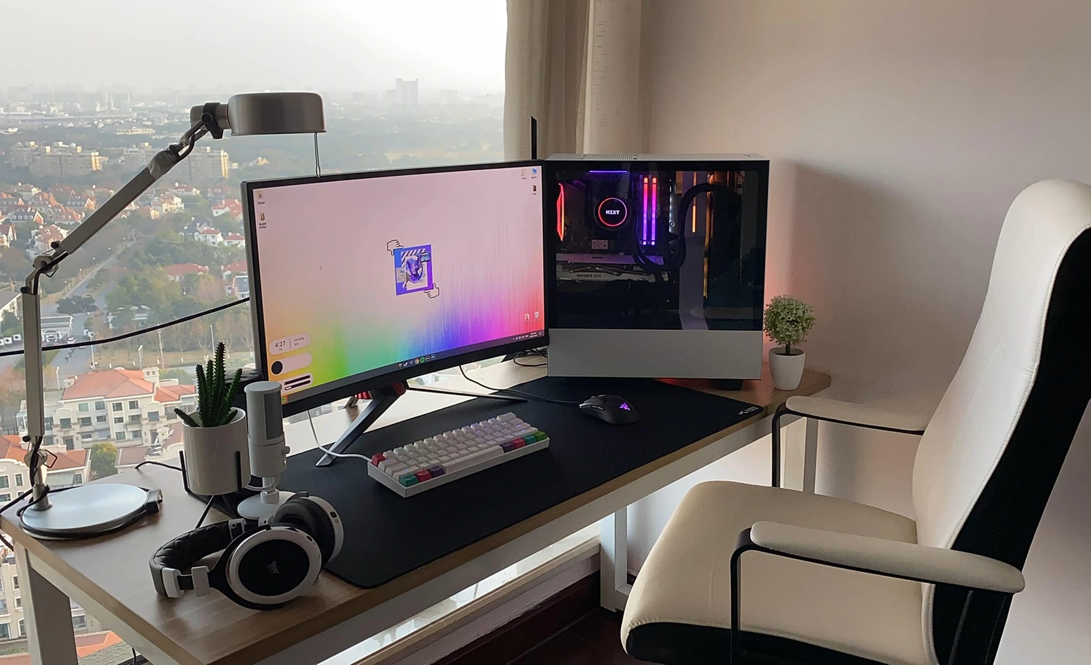 El_Sarva (Desk Setup)