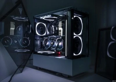 Yolenzo’s “Portal” PC Build