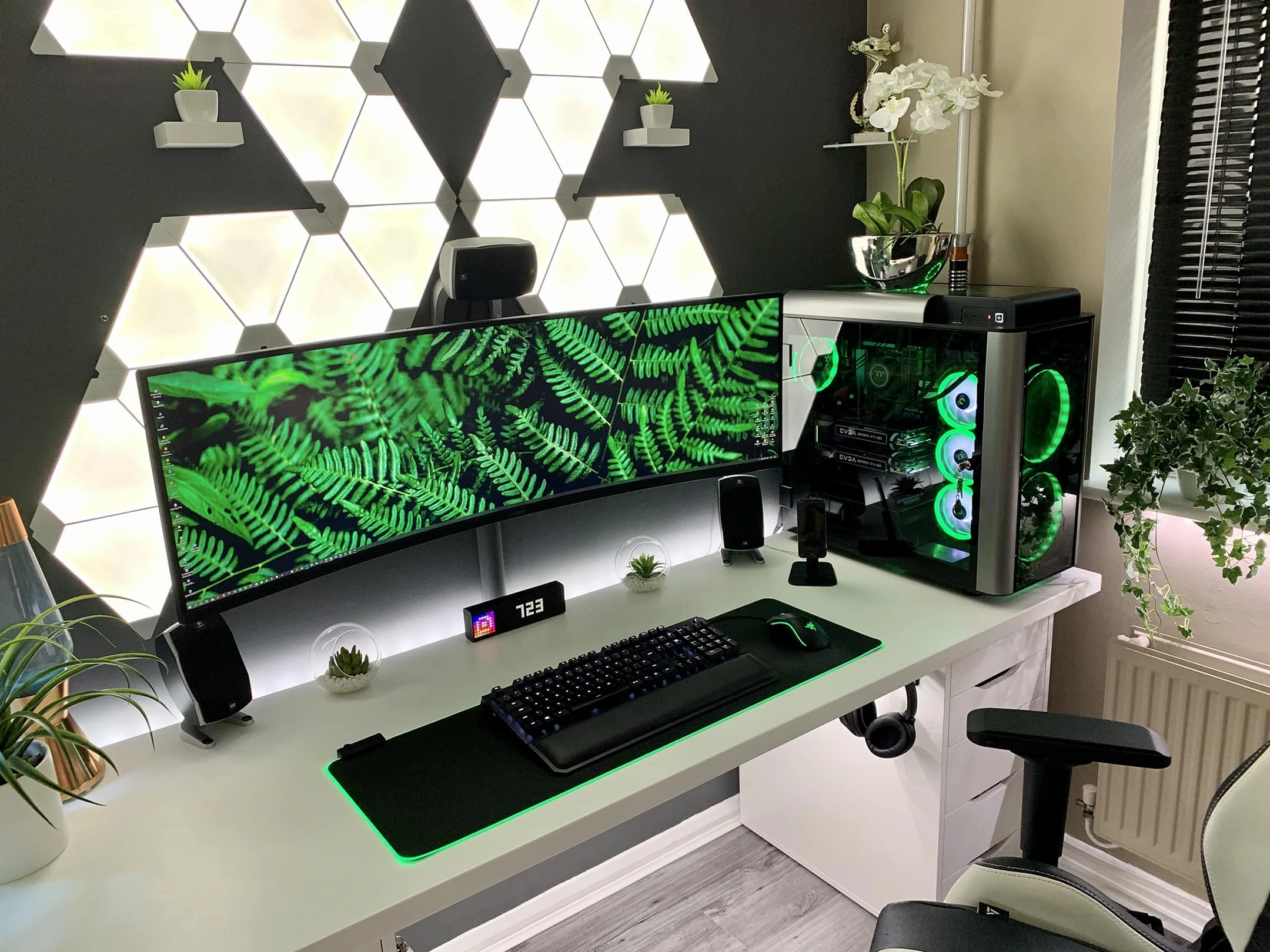 itzame_uk (Desk Setup)