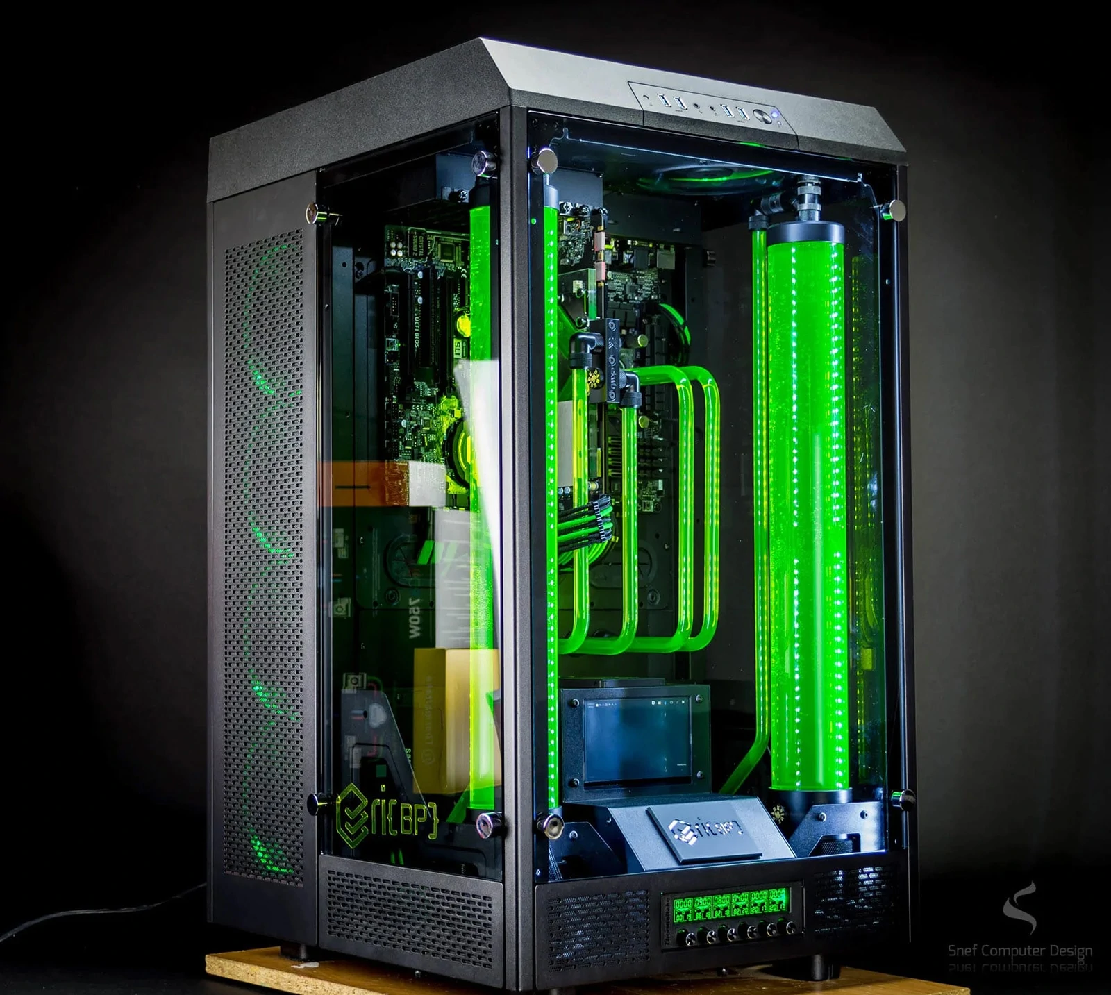 The Thermaltake Tower 900 pc case