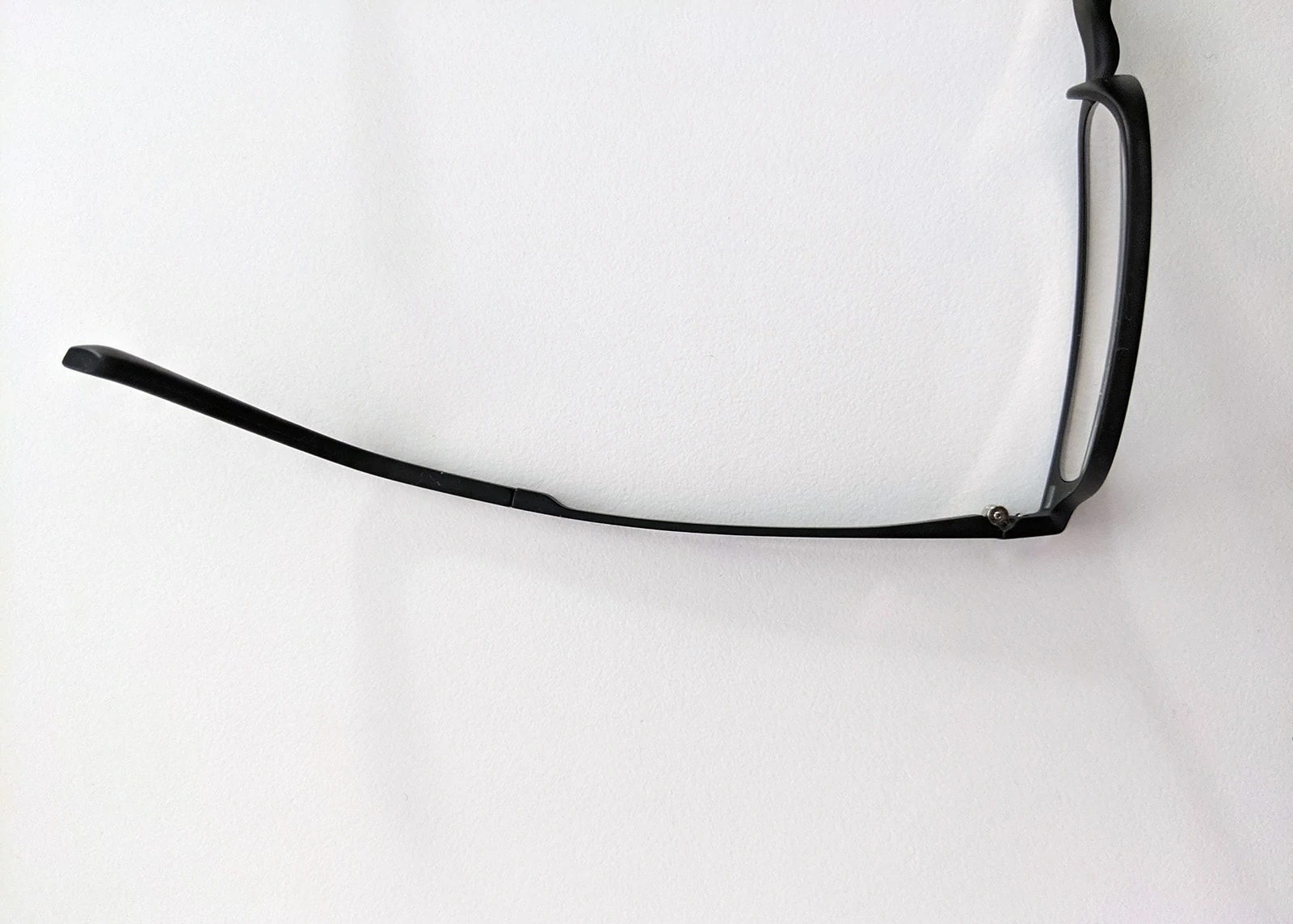 The HyperX Spectre React's gaming glasses.