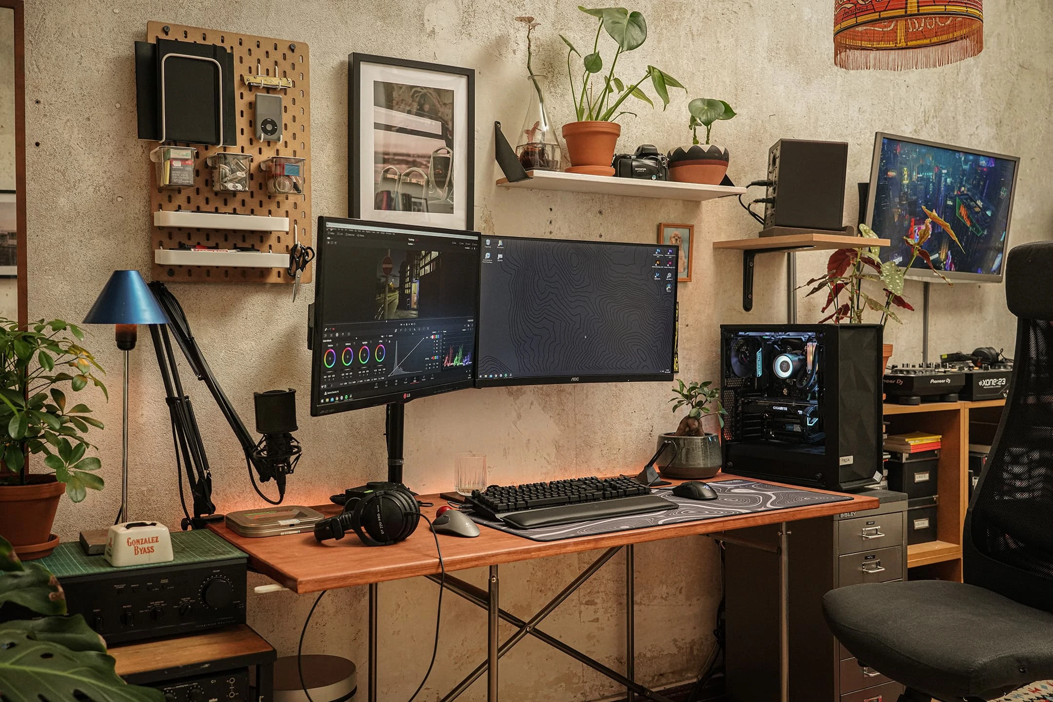 DoloresLazer (Desk Setup)