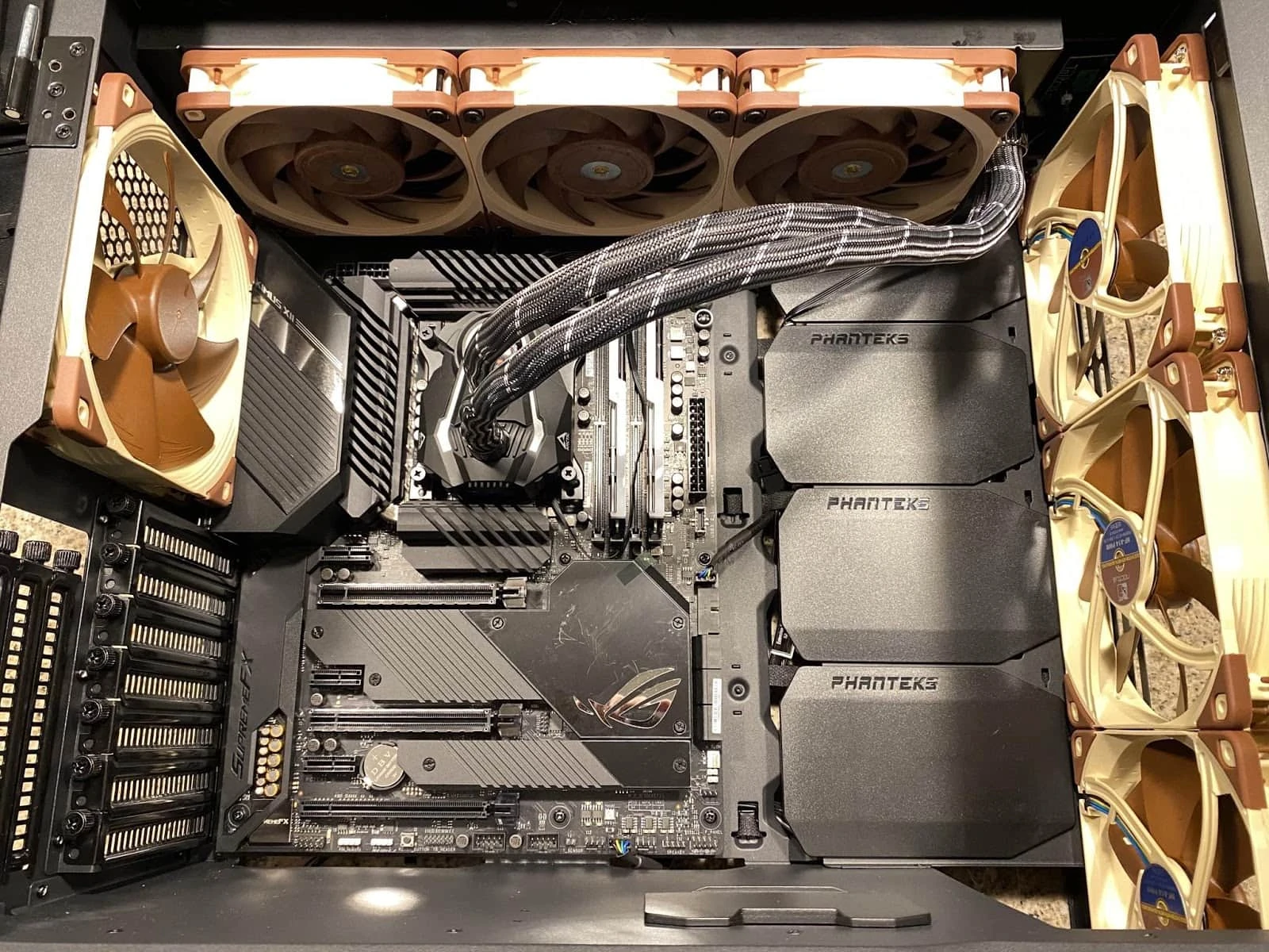 Build with many silent Noctua fans