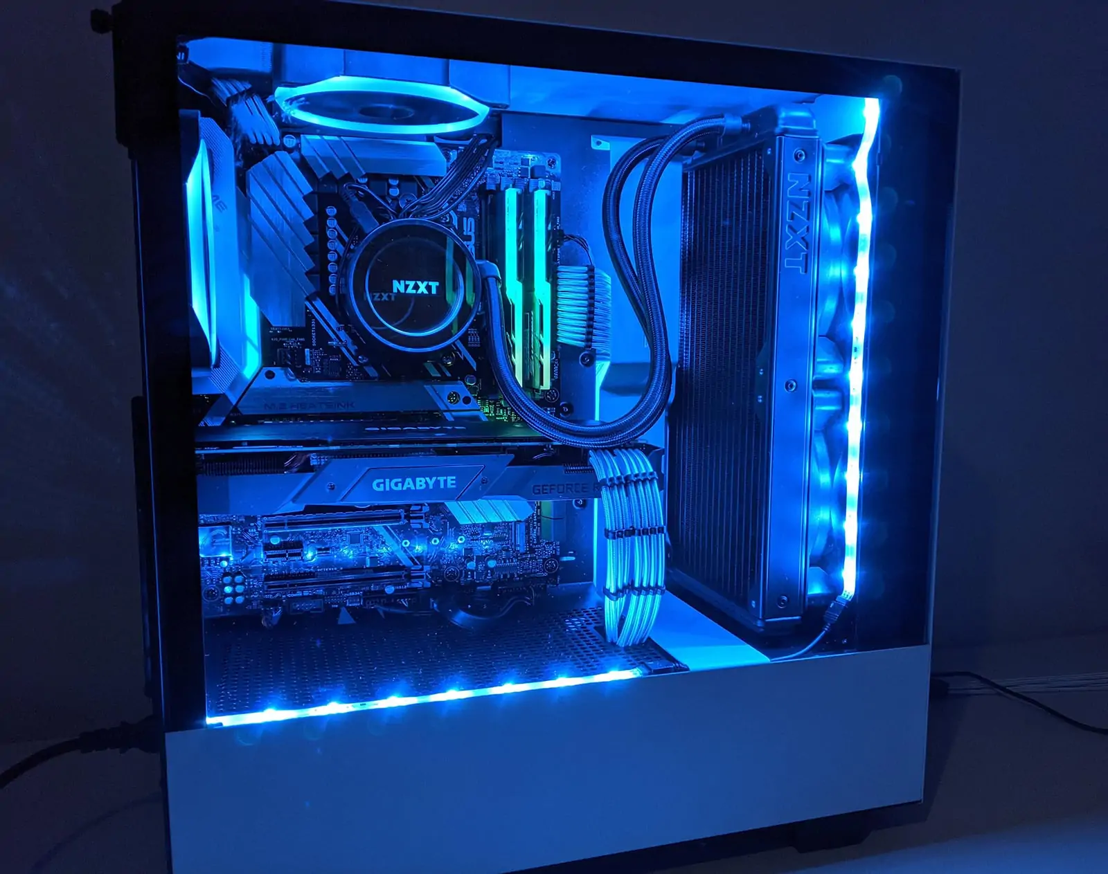 non-addressable pc led strip example