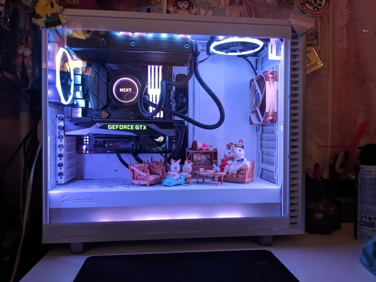 White Fractal Design Define 7 build