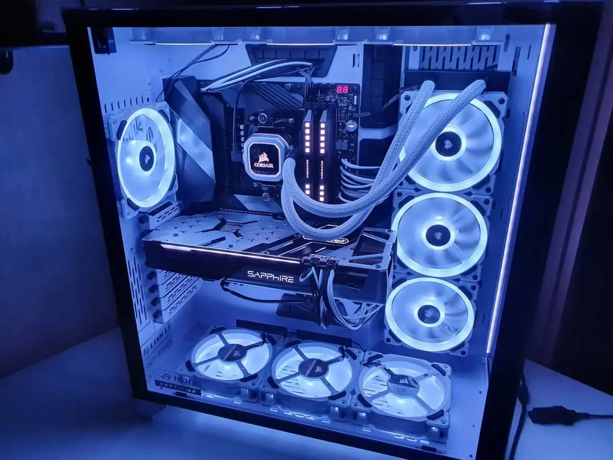 Lian Li O11 Dynamic XL example build