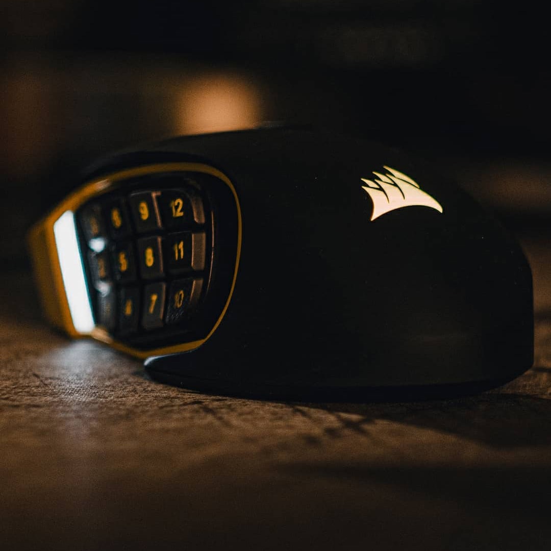 Corsair Scimitar Pro MMO gaming mouse