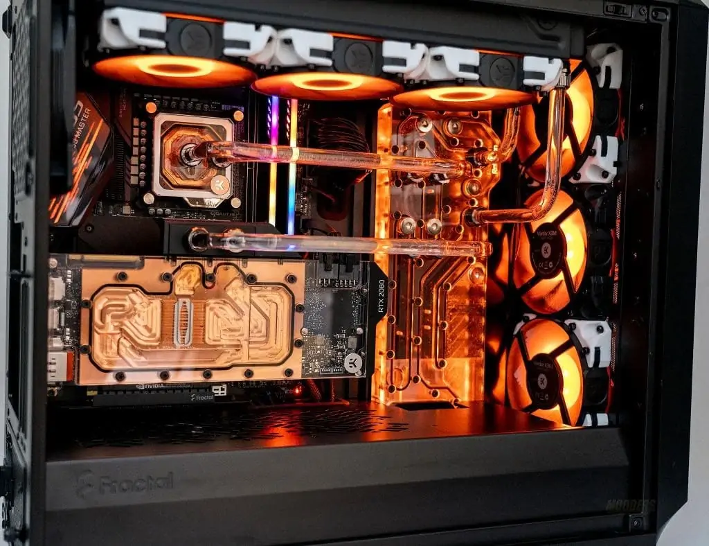 Example water-cooled build in the Fractal Meshify 2