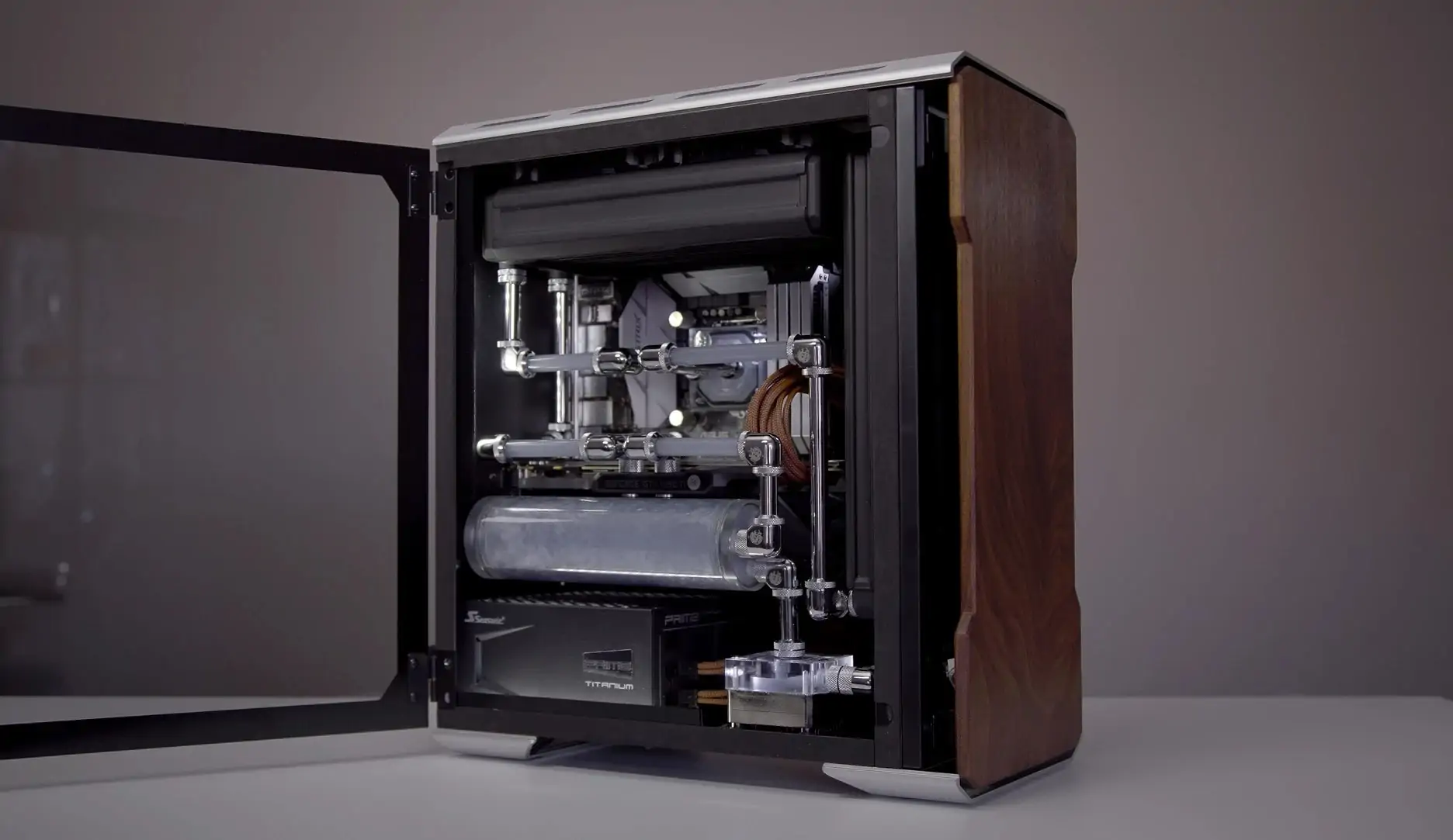 Example water cooling build in the Phanteks Enthoo Evolv mATX