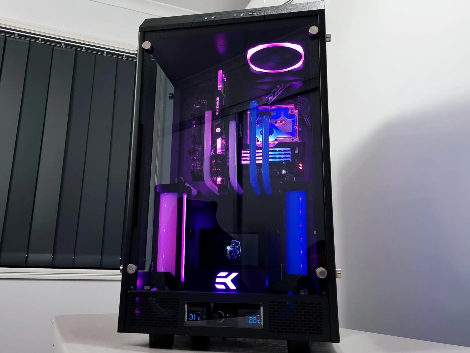 Example water cooling build in the Thermaltake Tower 900