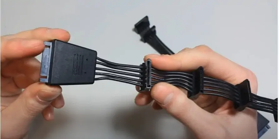 SATA power splitter