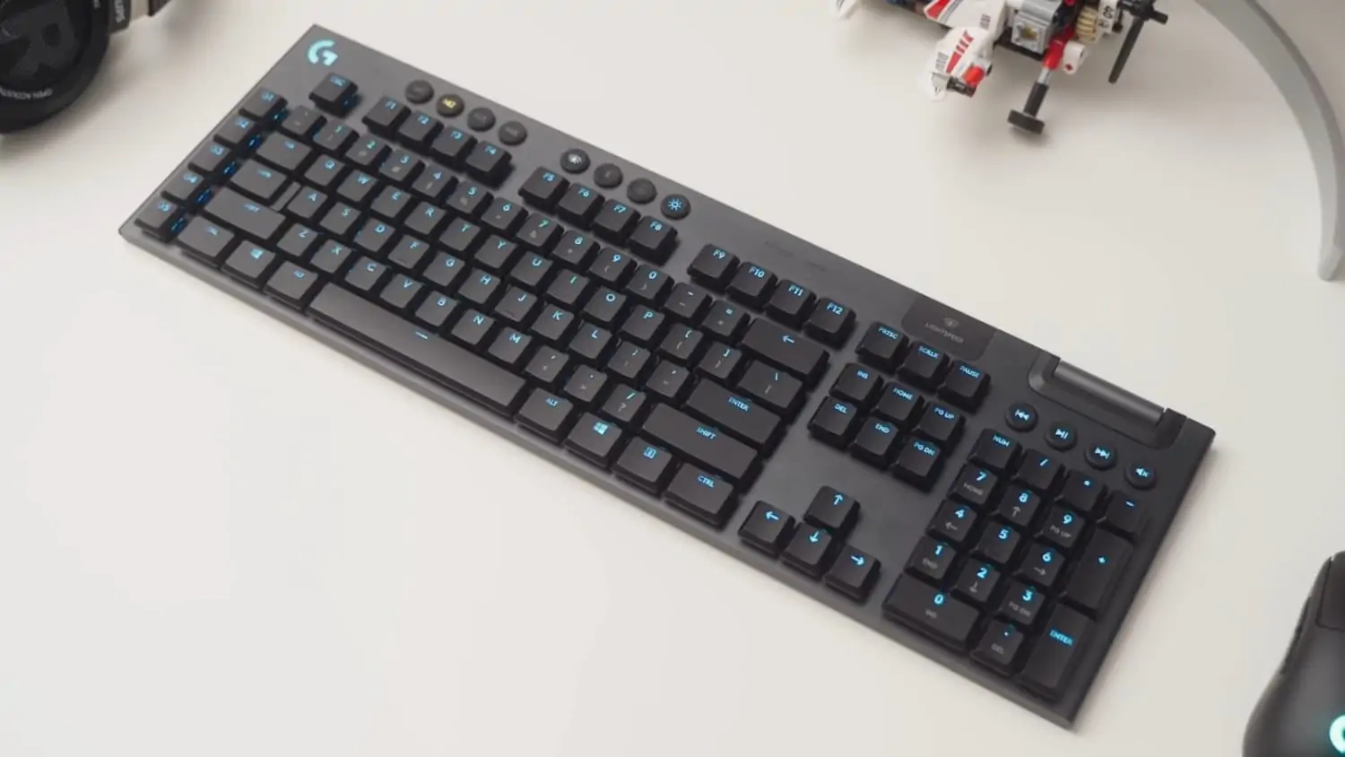 Logitech G915