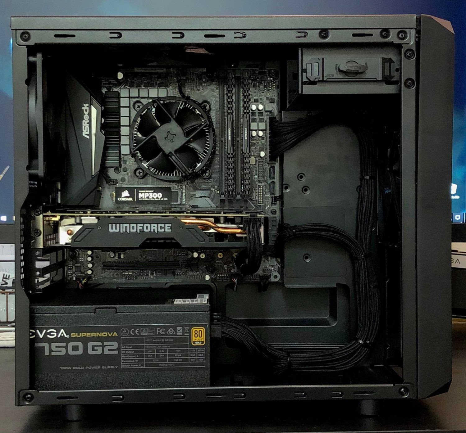 Shroudless cable management