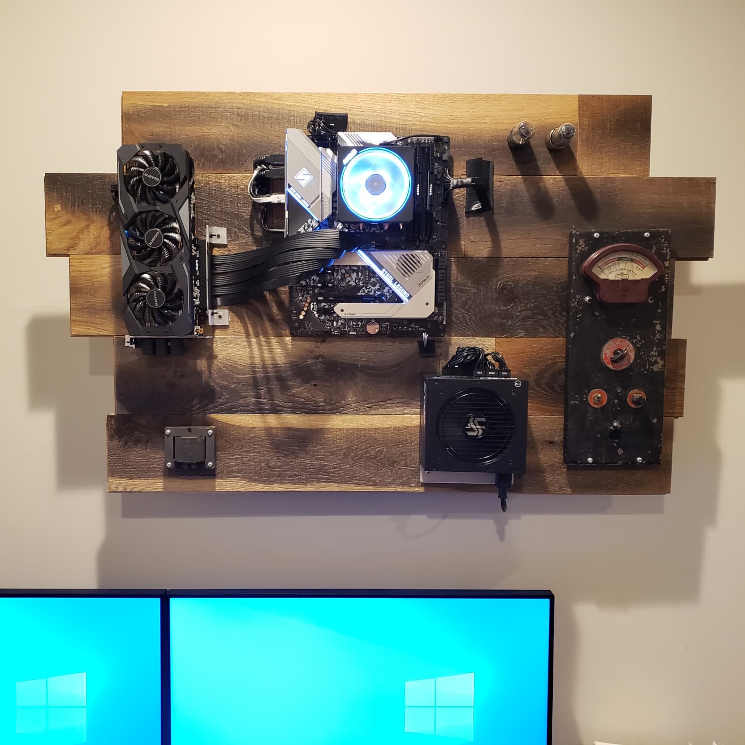 DIY wall-mounted PC