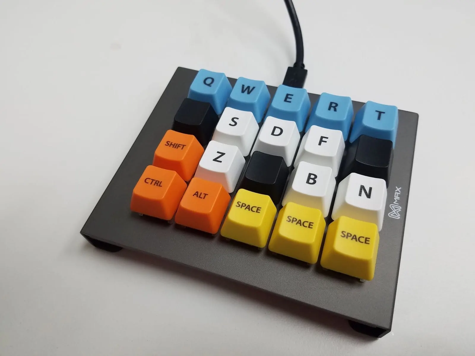 Max Keyboard Falcon-20