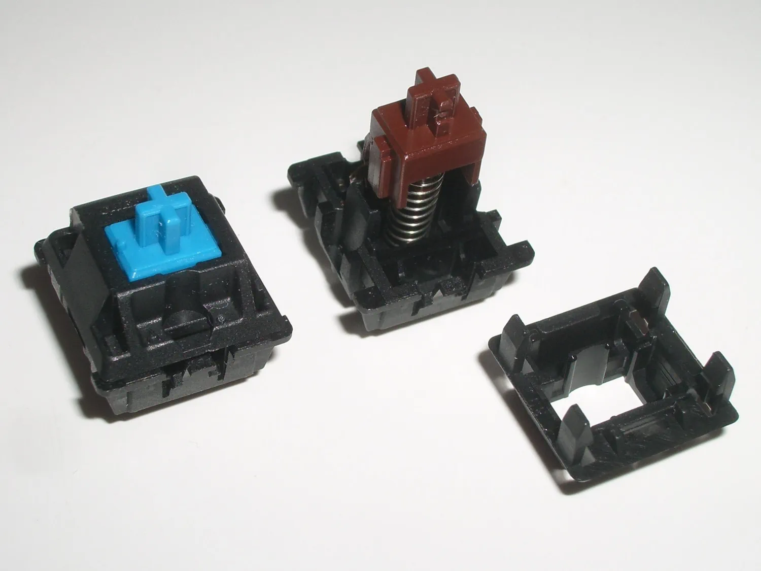 Cherry MX Blue and MX Brown mechanical switches