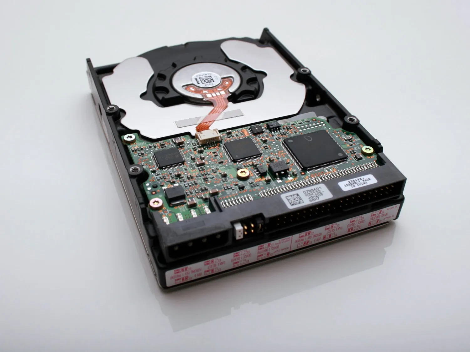 Hard disk drive