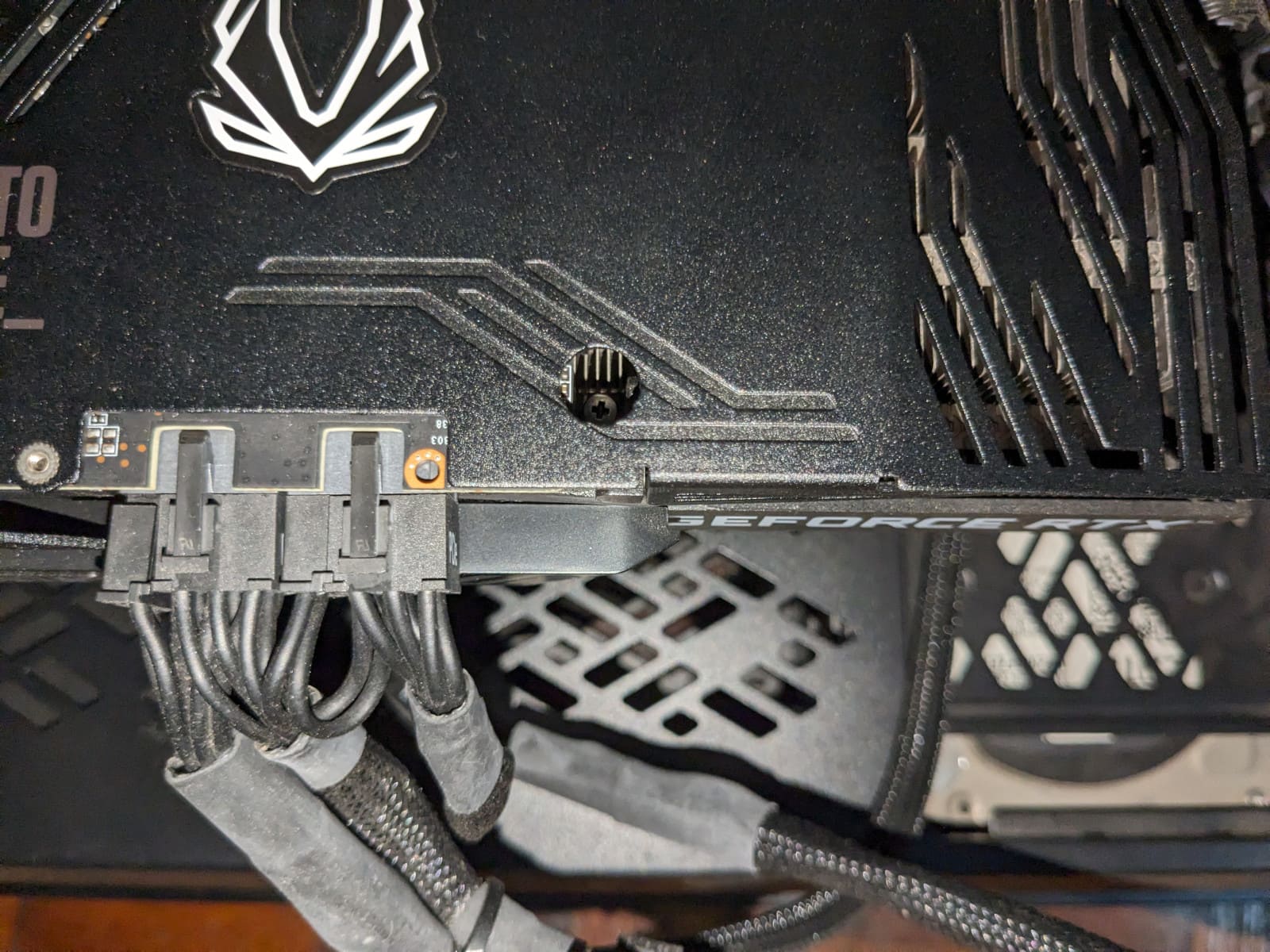 Graphics card PCIe connectors