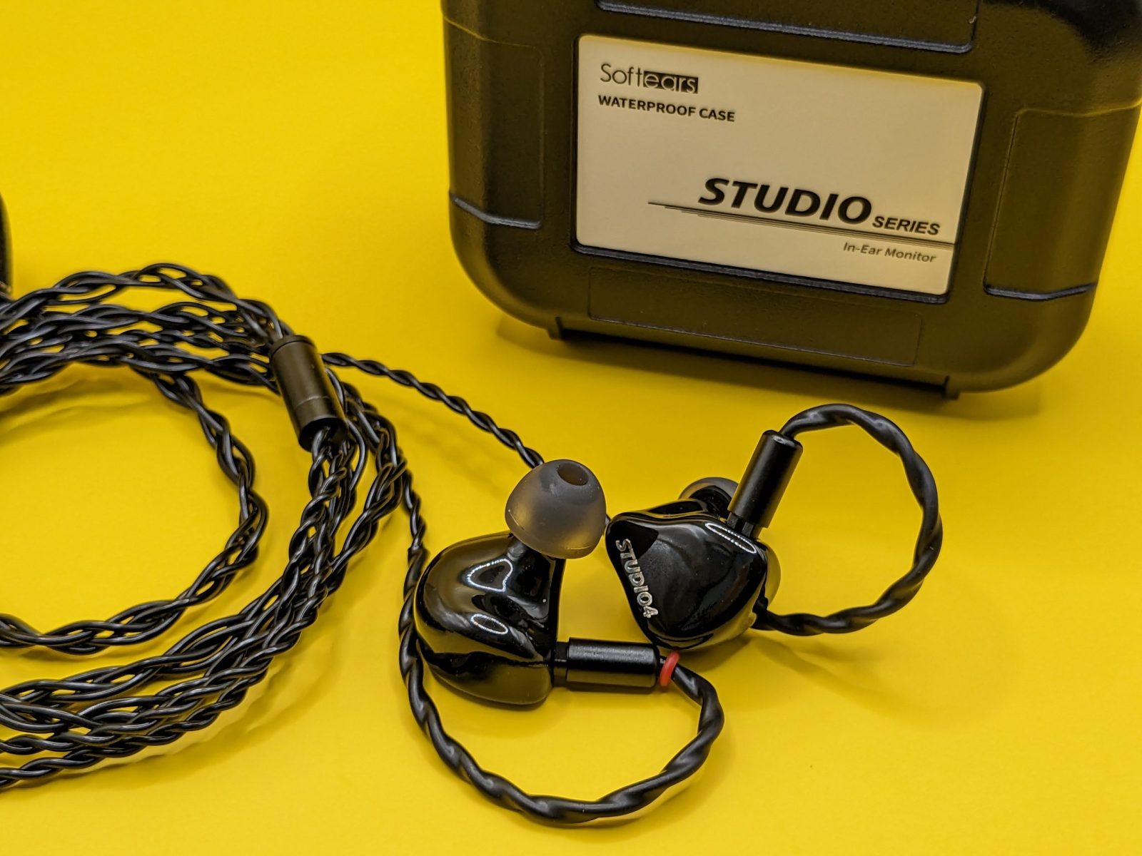 Softears Studio 4 in-ear monitors