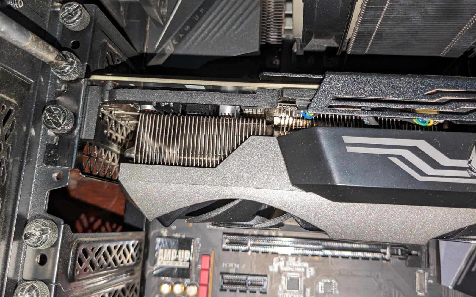 Unscrewing graphics card thumbscrews