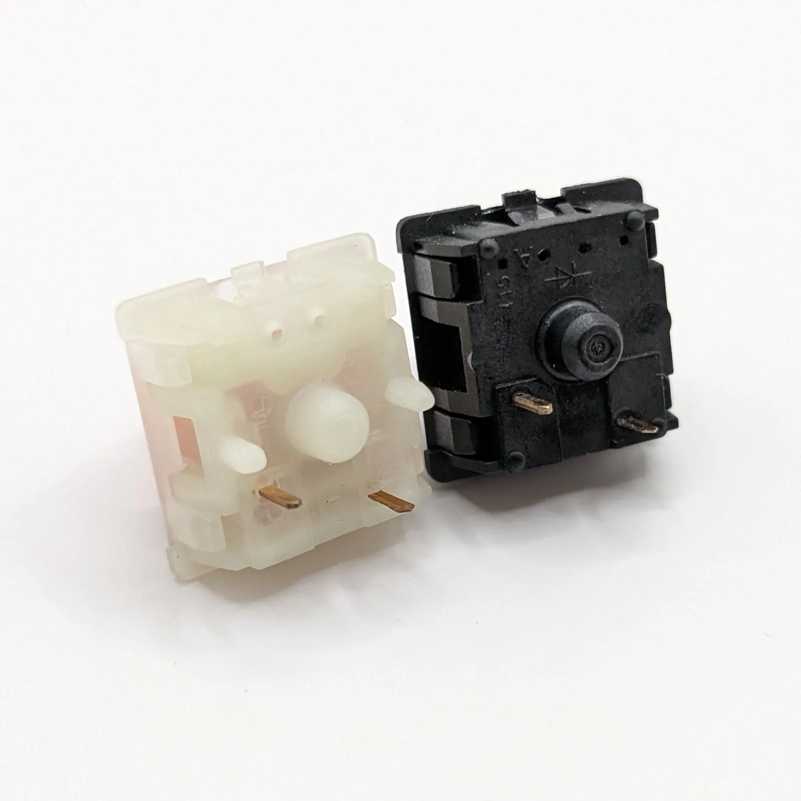 Mechanical keyboard switch pins